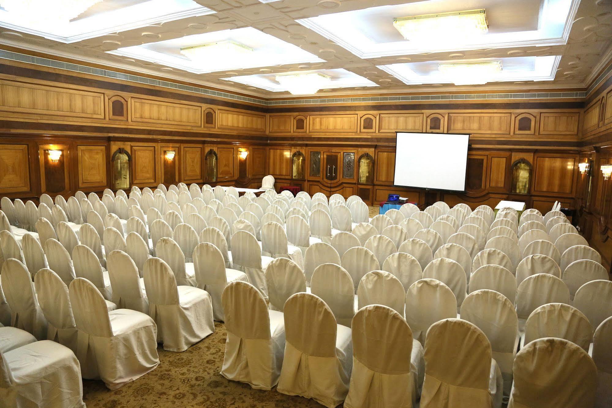 Benzz Park 4* Chennai