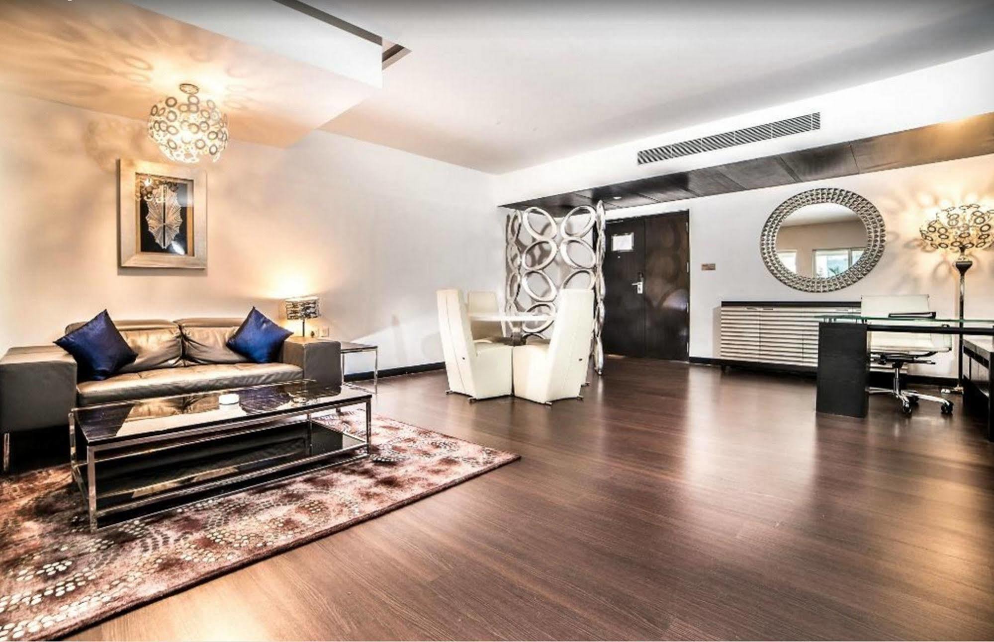 Clarion President 4*