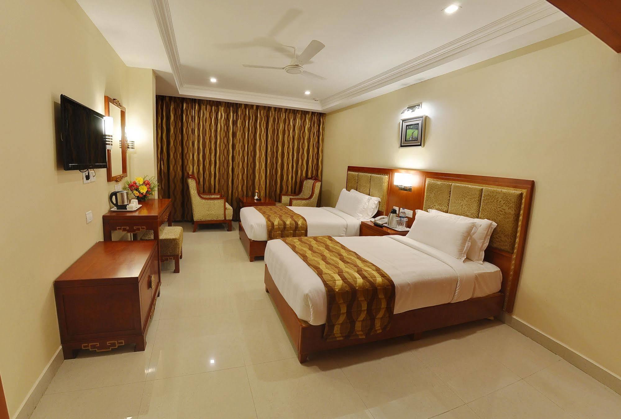 Metro Grand 3*