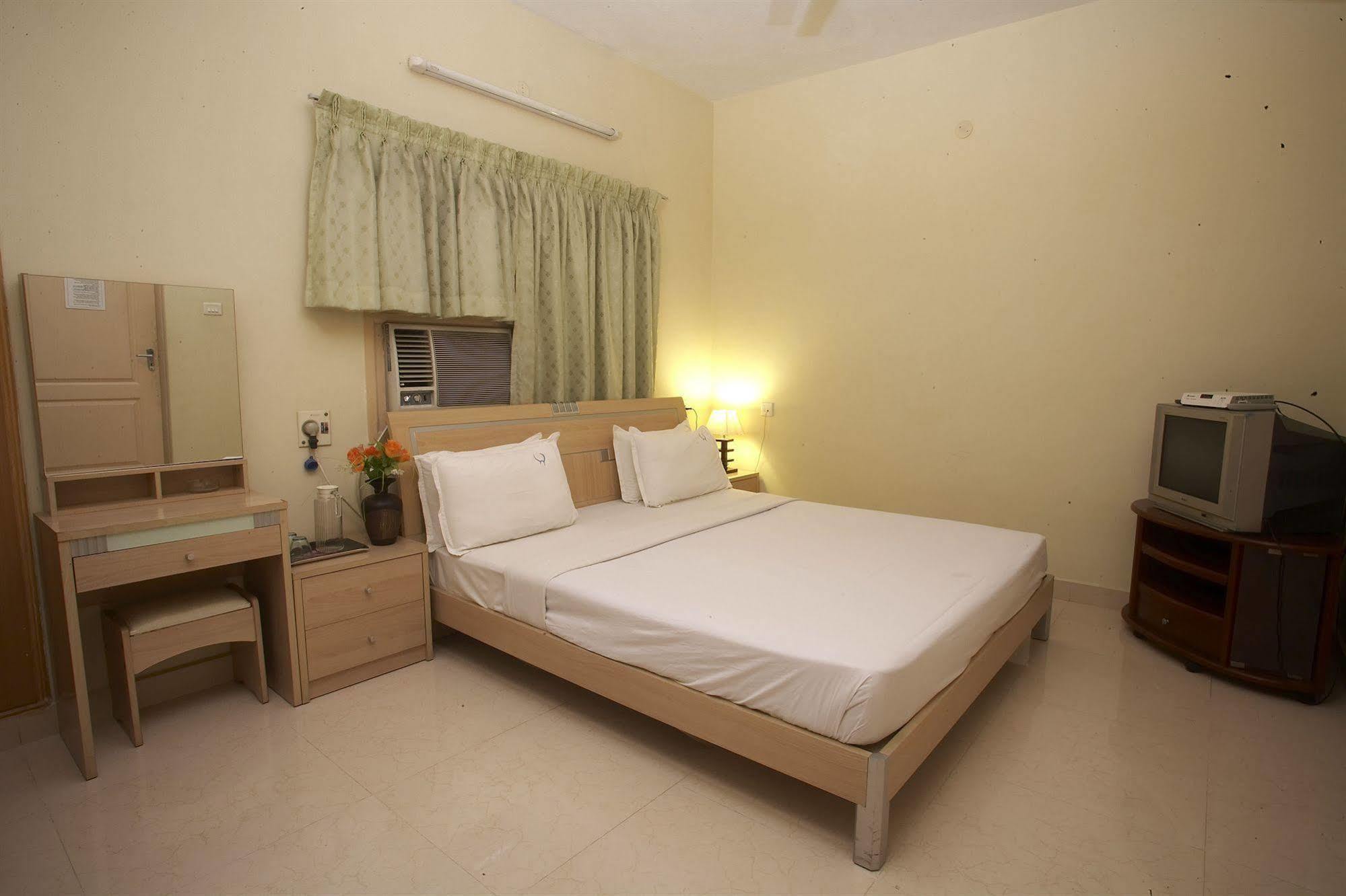Crescent Homes Corporate 3* Chennai