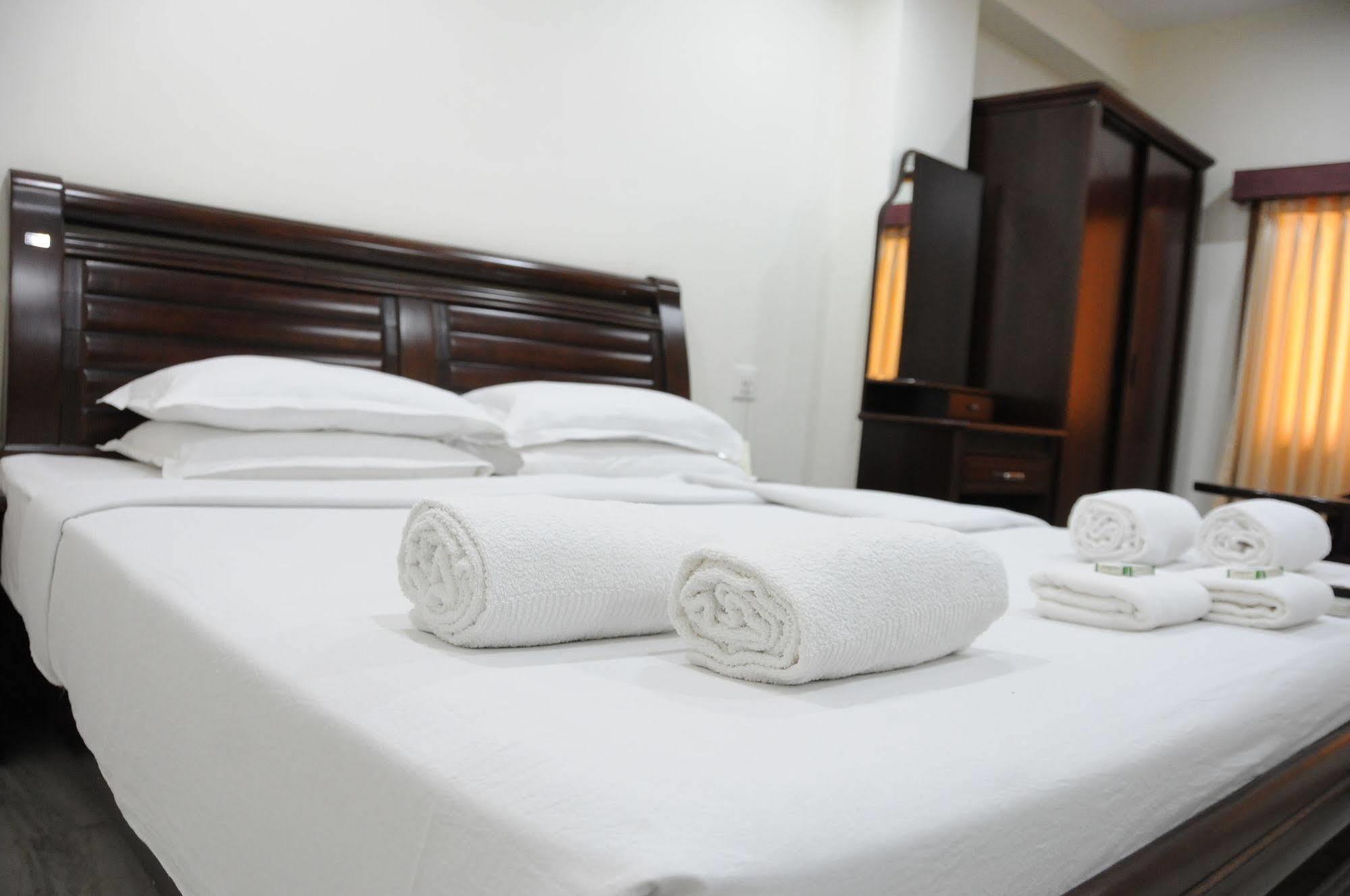 Guest house Lloyds Serviced Apartments, Near Music Academy Chennai