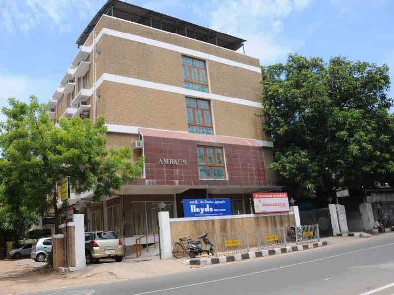 Guest house Lloyds Serviced Apartments, Near Music Academy Chennai
