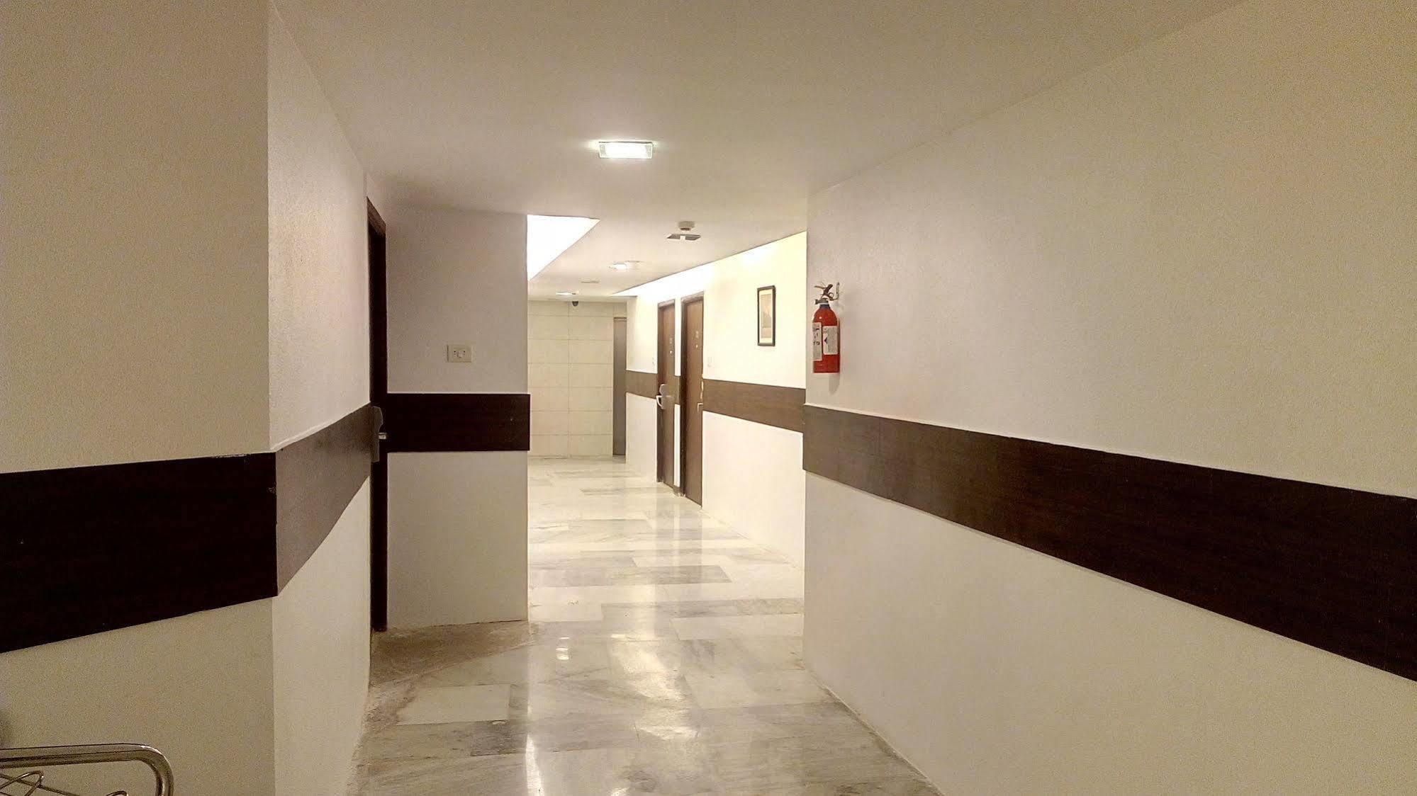 Hotel Marina Egmore