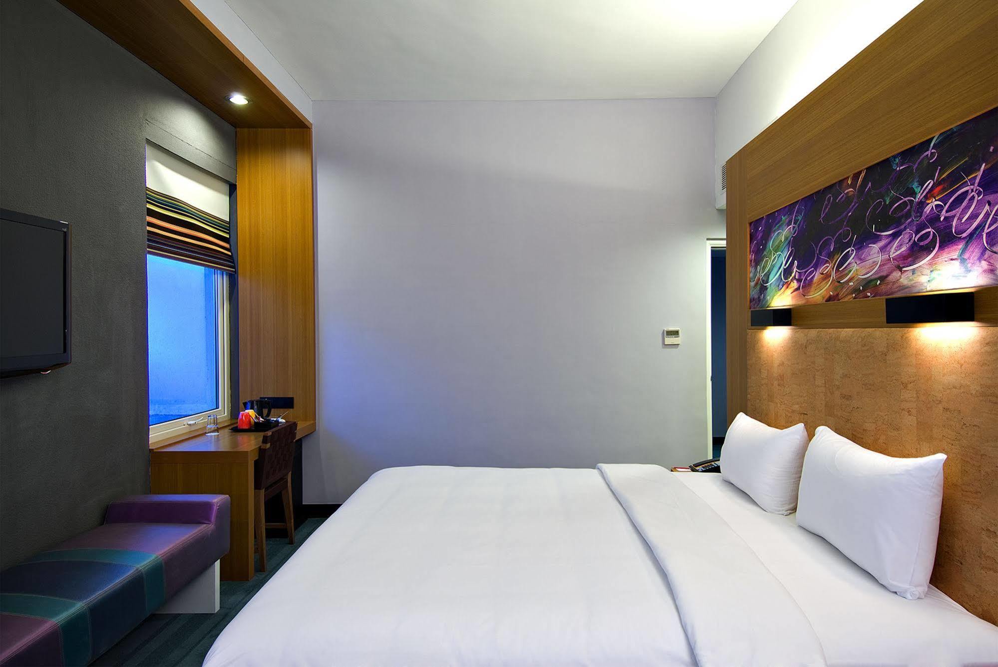 Aloft Omr It Expressway Hotel 4*