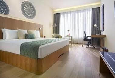 Hotel Vivanta It Expressway Omr 5*