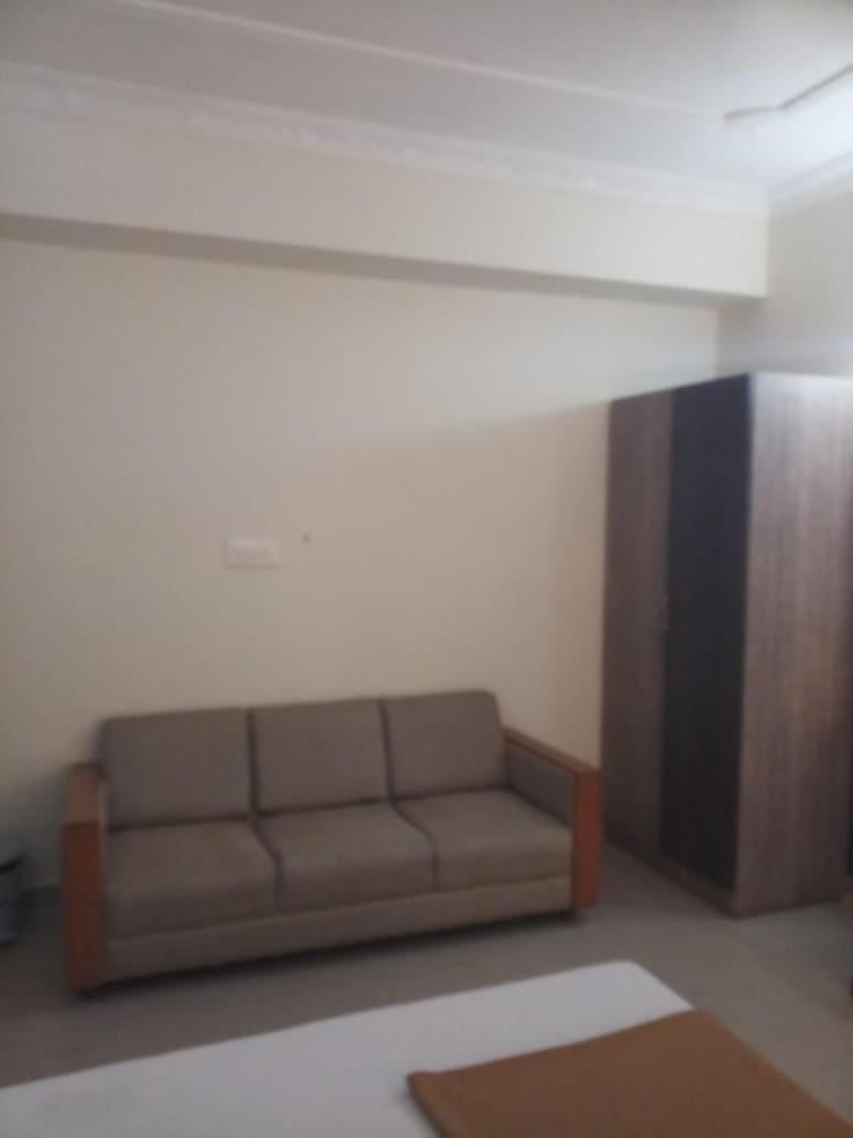 Chennai Guest House 2*