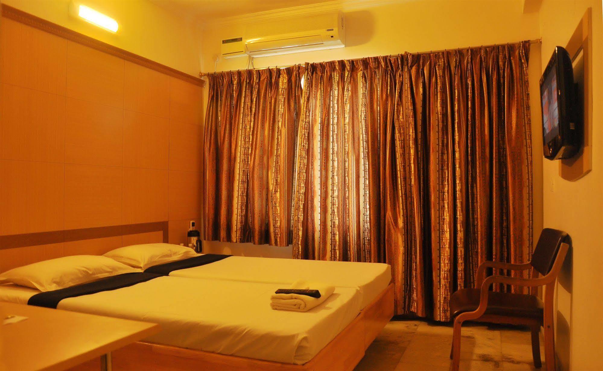 Nayagara Hotel