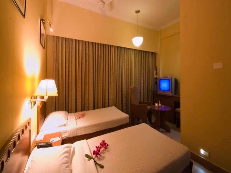 Super Townhouse Koyambedu Hotel 4*