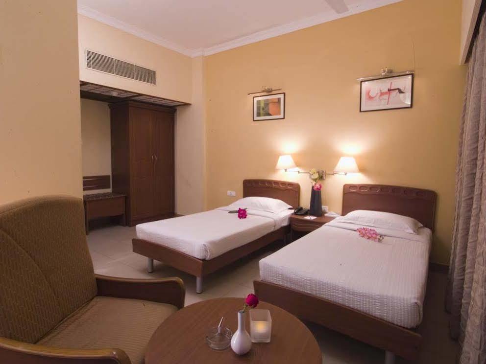 Hotel Super Townhouse Koyambedu 4*