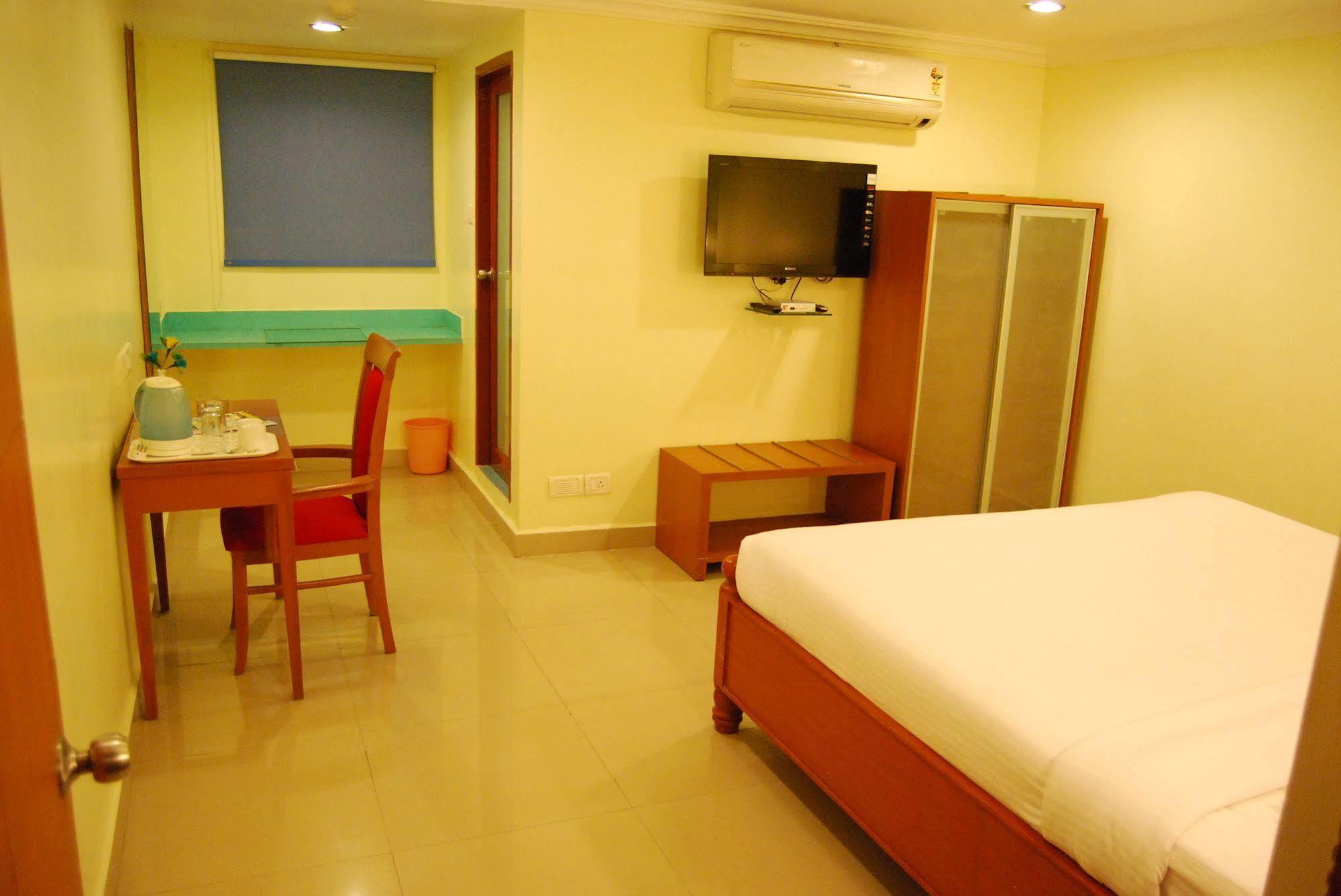 Fabexpress Black Pearl T Nagar 3* Chennai