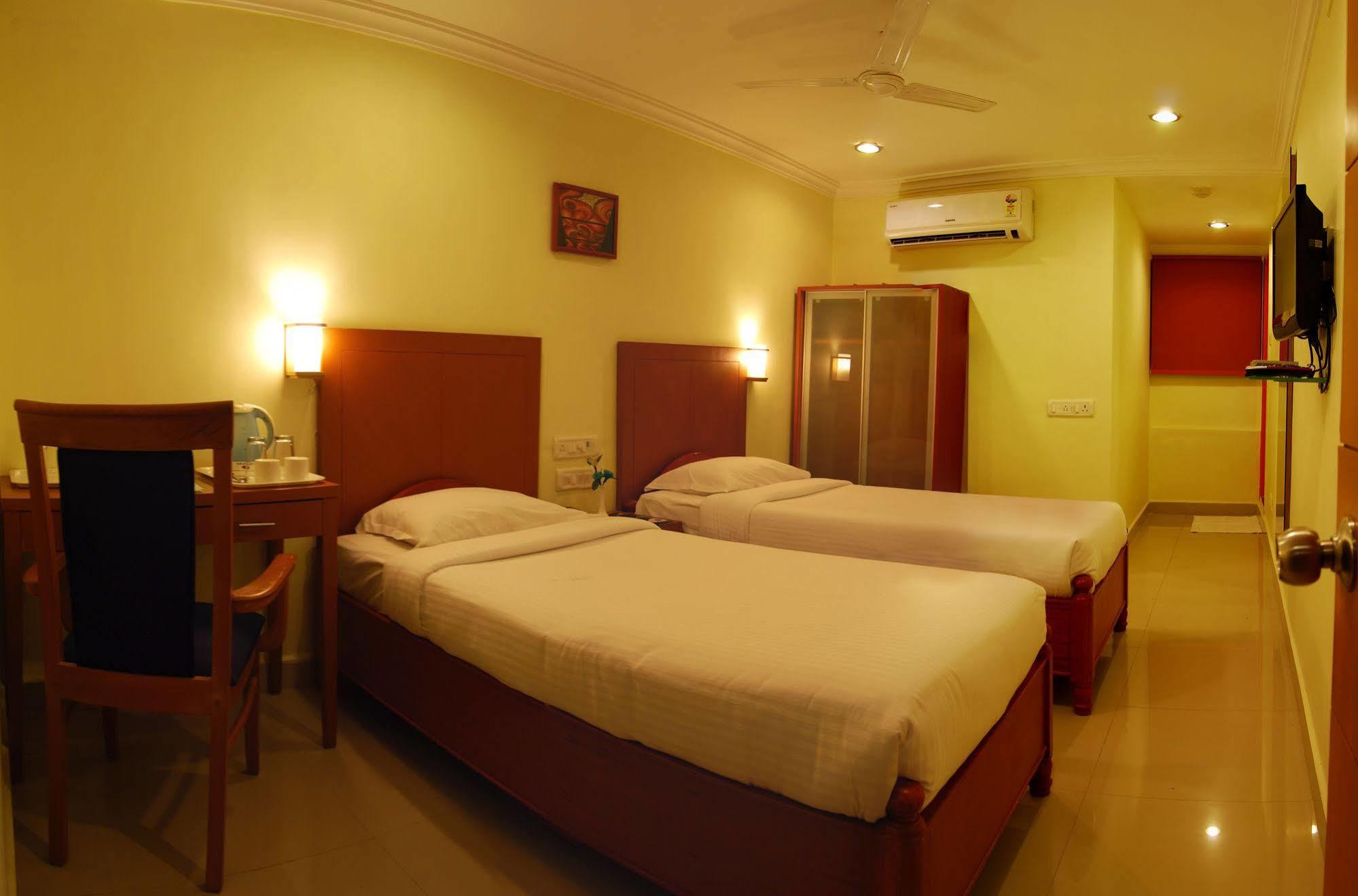 Fabexpress Black Pearl T Nagar Hotel