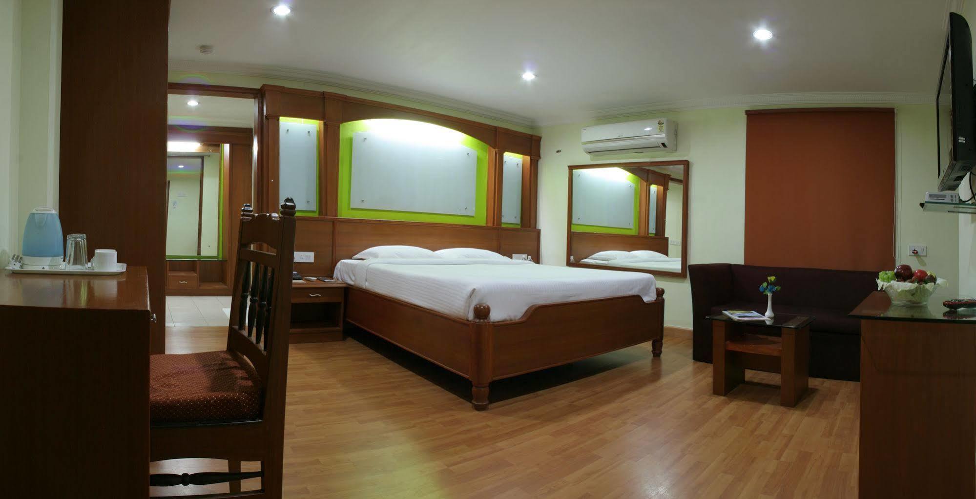 Fabexpress Black Pearl T Nagar