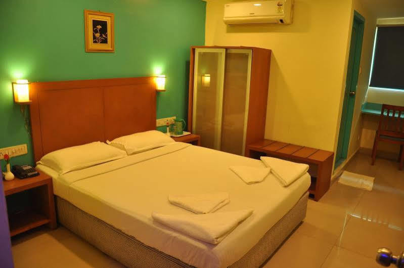 Fabexpress Black Pearl T Nagar 3*