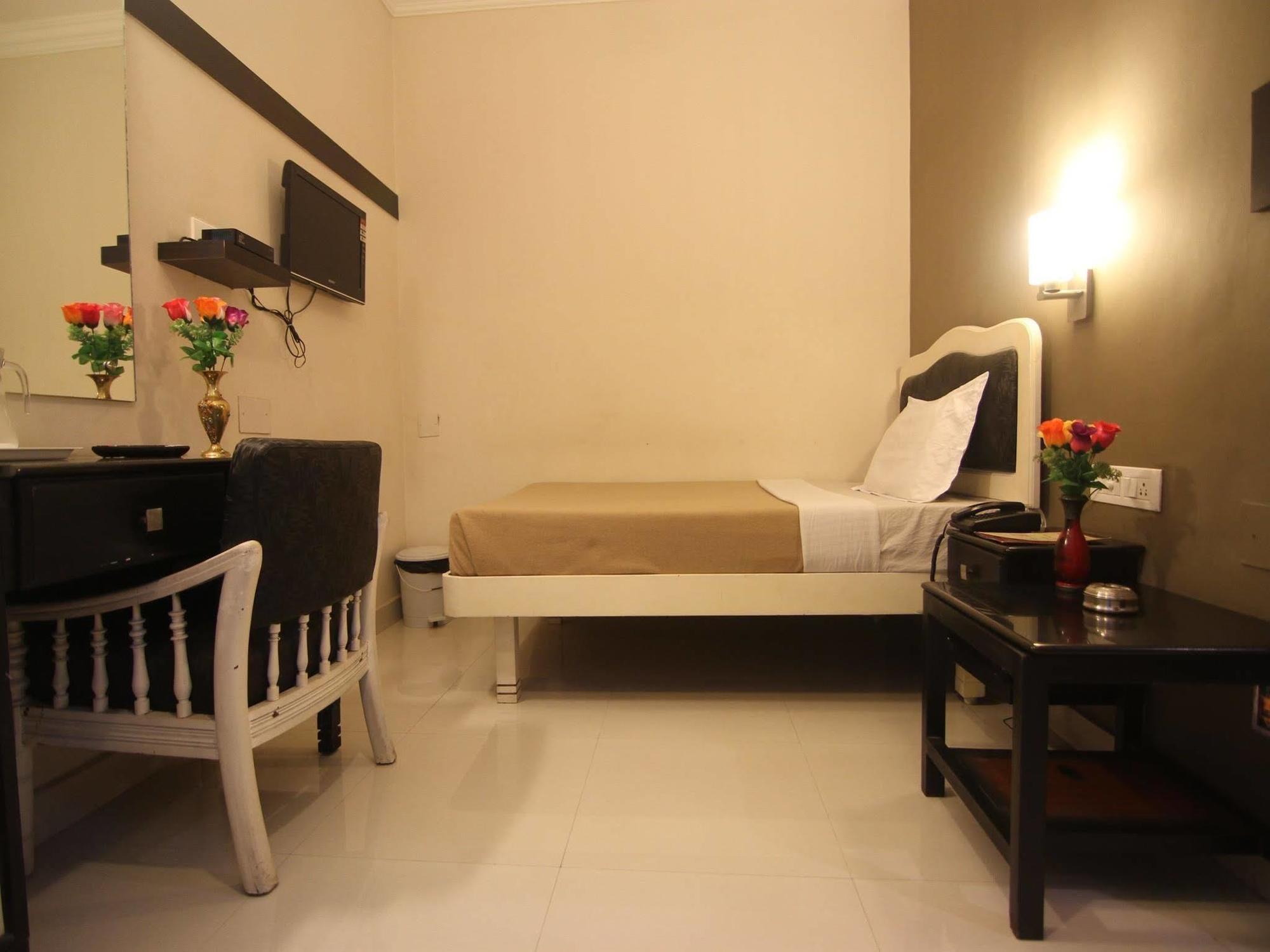 Hotel Tower 2*