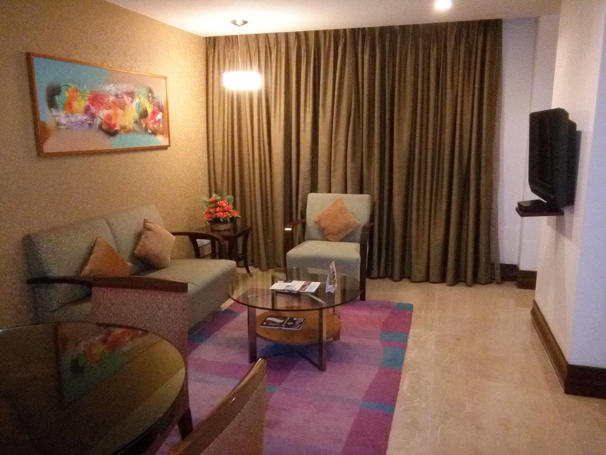 Pride Hotel, 4*