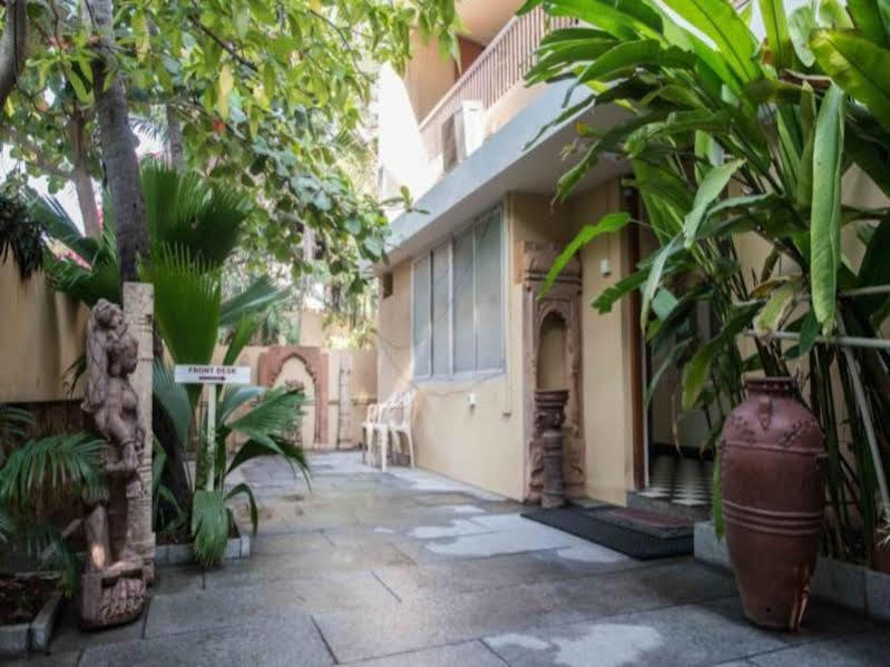 Hanu Reddy Residences Wallace Garden 3*