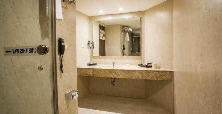 The Residency, Hotel 4*
