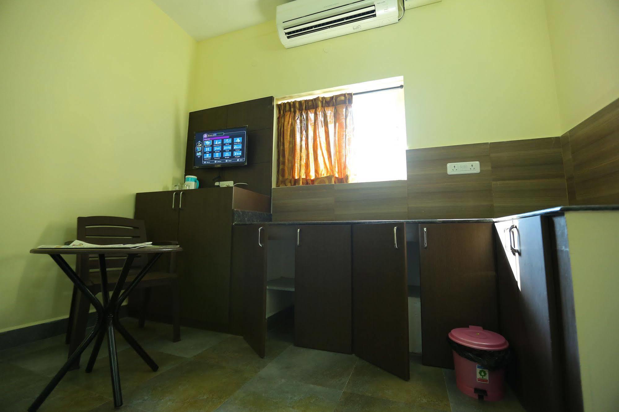 Season 4 Residences: Tech Hub Convenience In Thiruvanmiyur 2* Chennai