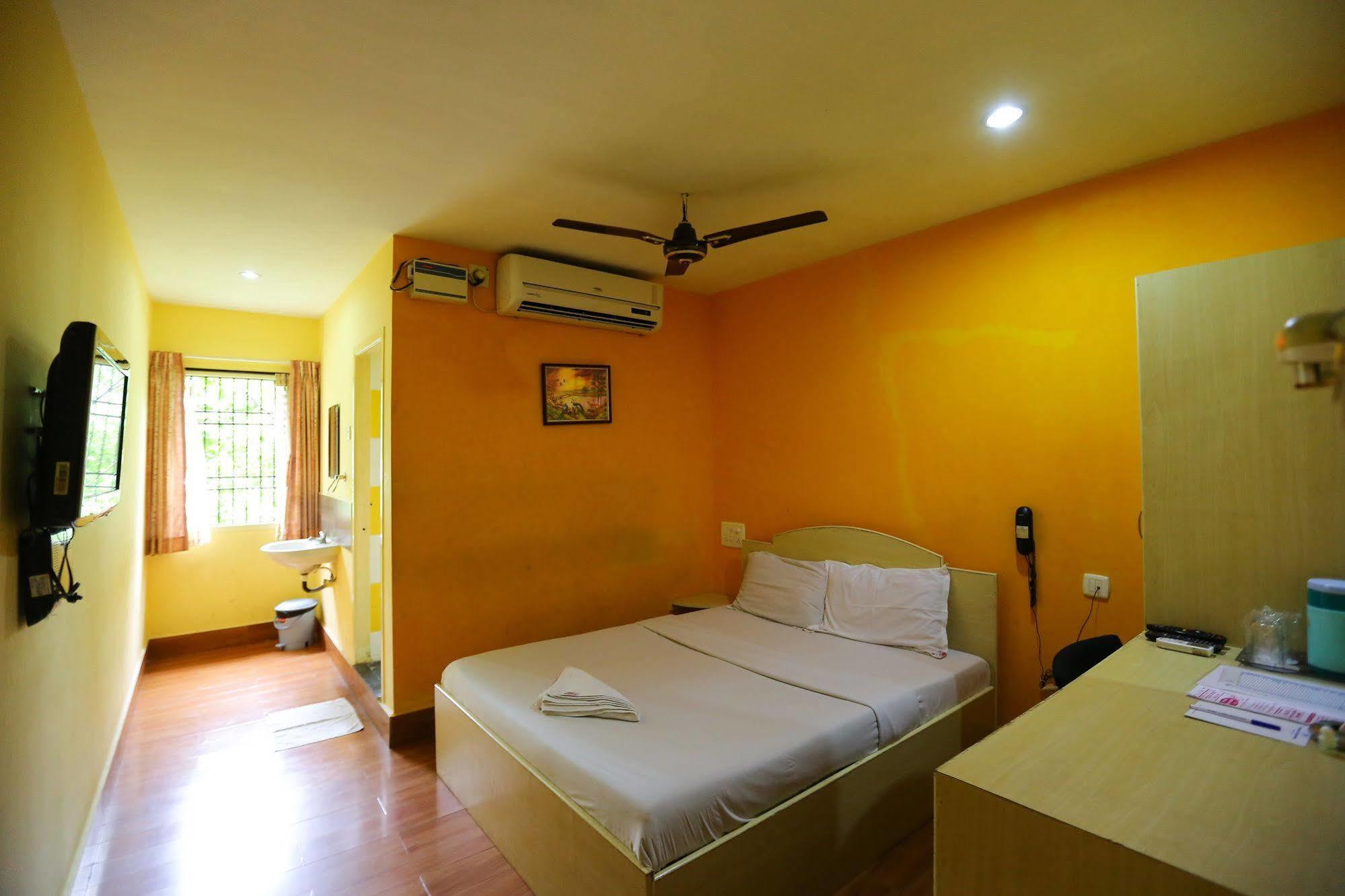 Hotel Season 4 Residences - Teynampet Near Apollo Hospital ,balaji Dental, Us Consulate