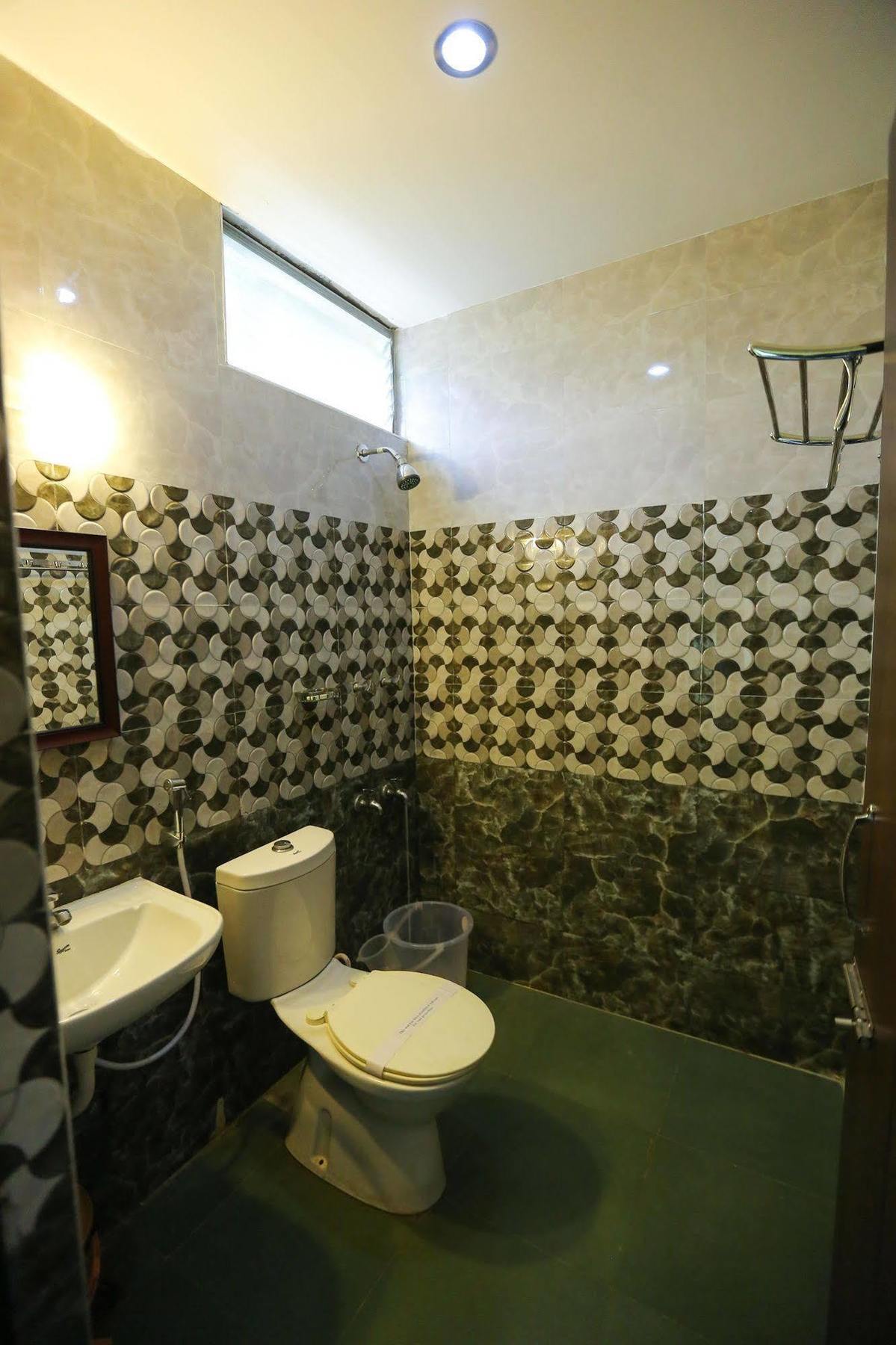 Season 4 Residences - Teynampet Near Apollo Hospital ,balaji Dental, Us Consulate 2*