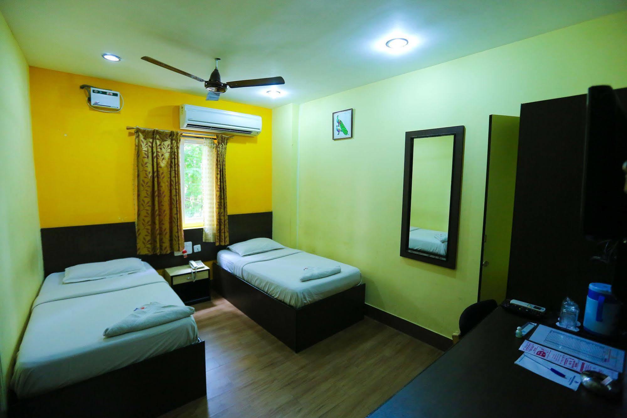 Season 4 Residences - Teynampet Near Apollo Hospital ,balaji Dental, Us Consulate Hotel