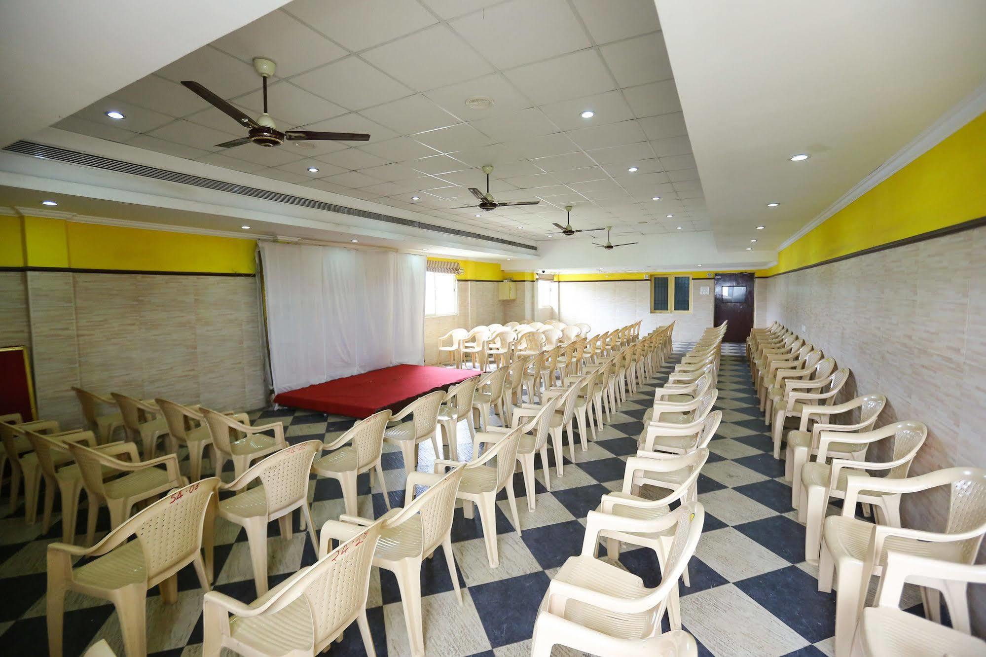 Season 4 Residences - Teynampet Near Apollo Hospital ,balaji Dental, Us Consulate 2* Chennai