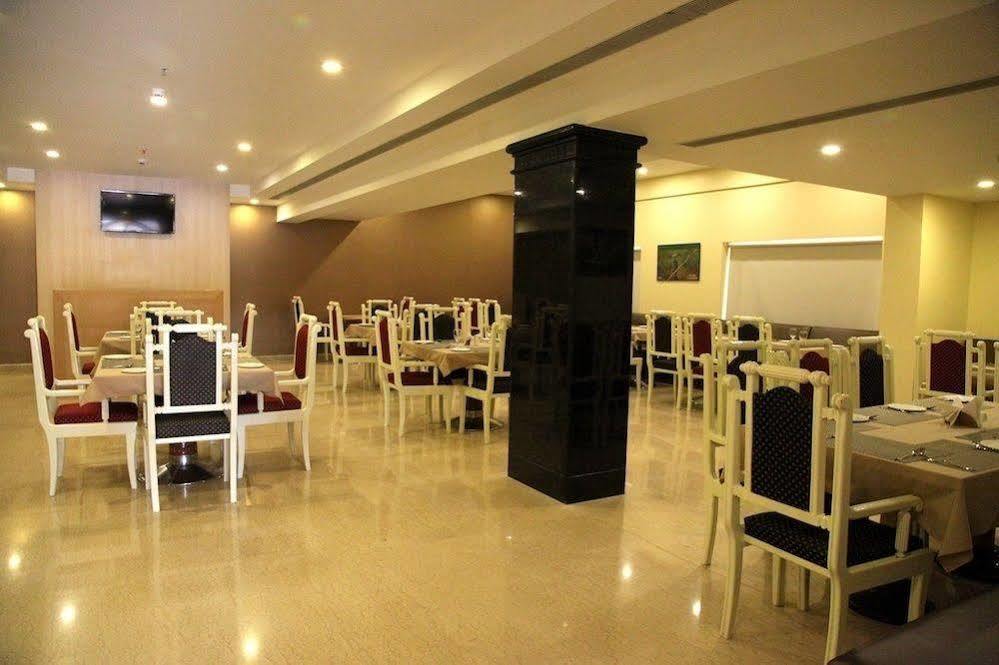 Raj Park Hotel 4*