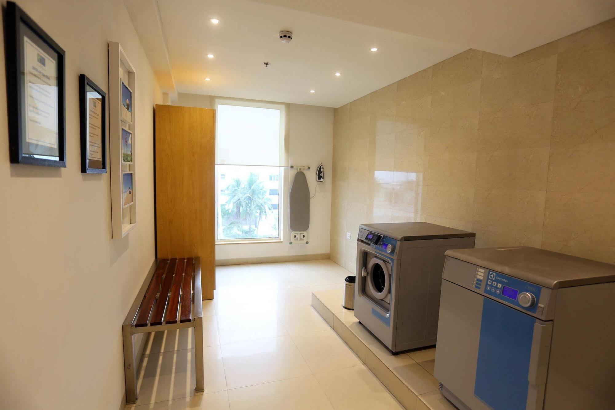 Express Old Mahabalipuram Road 4*