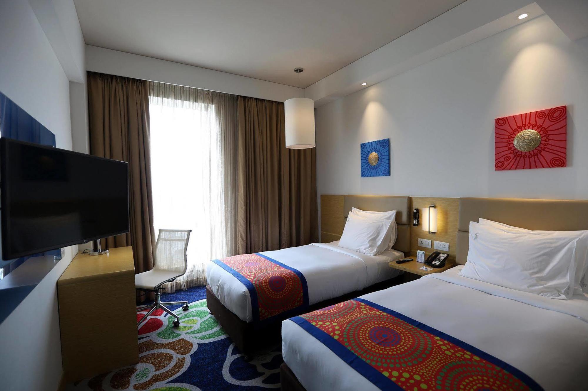 Express Old Mahabalipuram Road 4*