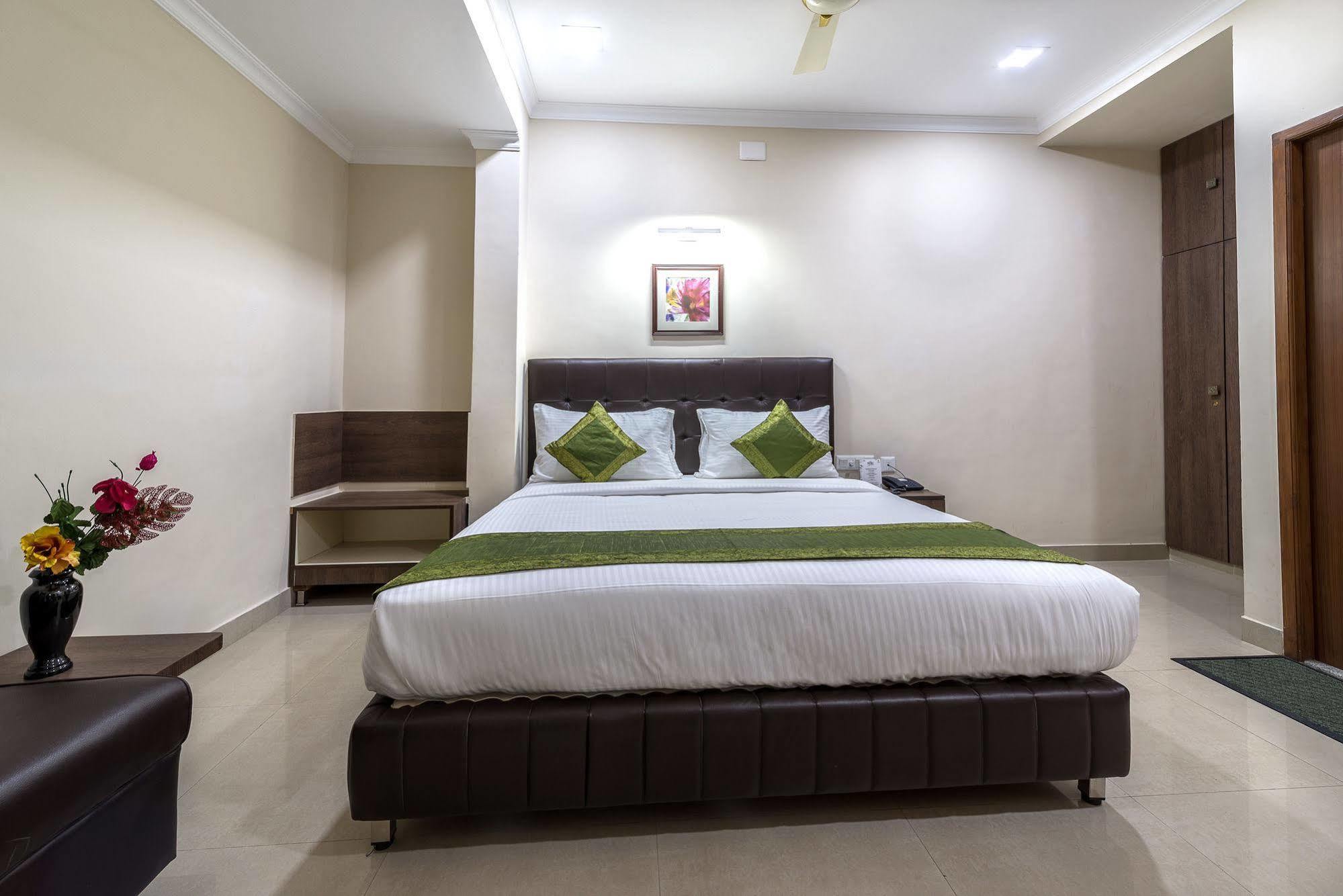 Mount Kailash Hotel