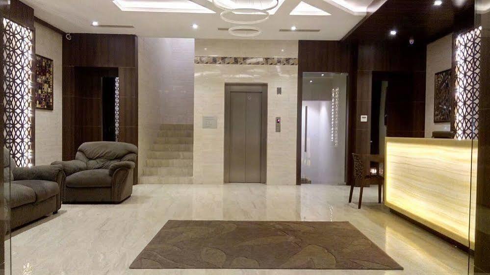 Avenue 3*