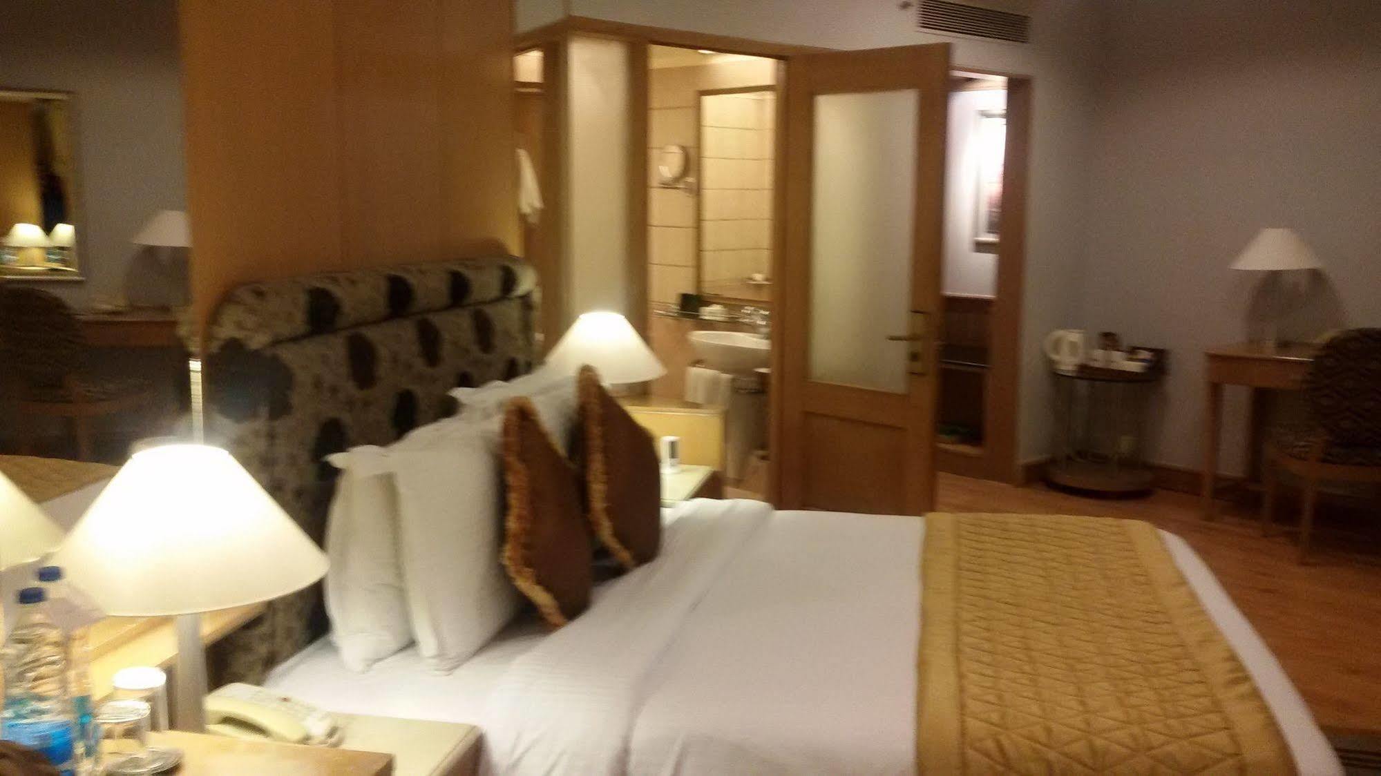 Park Plaza Omr Hotel