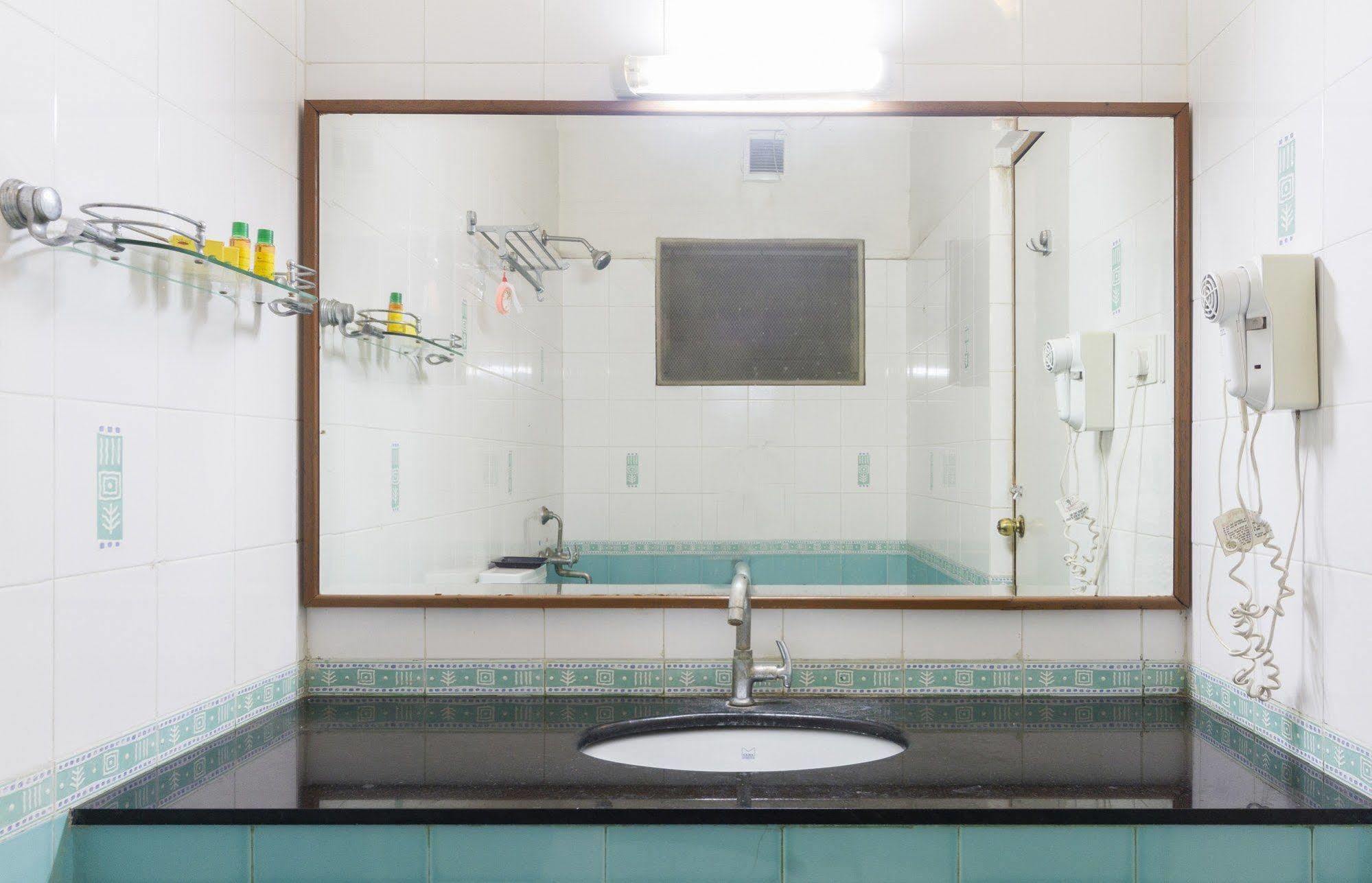 Capital O 66763 Blossoms Serviced Apartments 3* Chennai