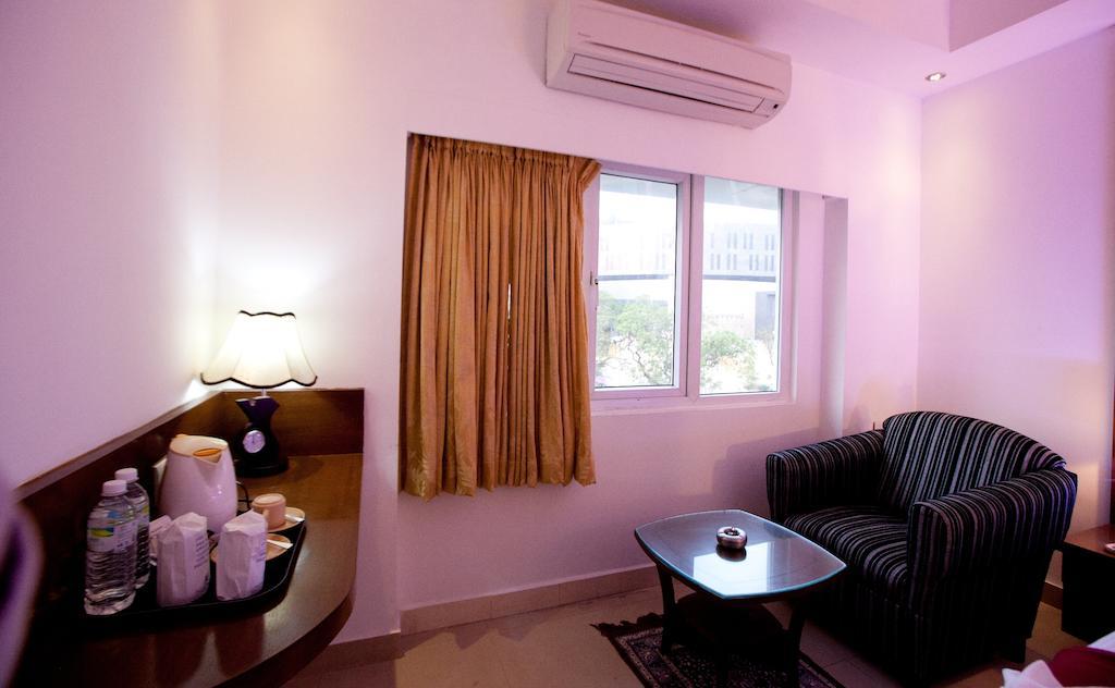 Priyadarshini Park Hotel