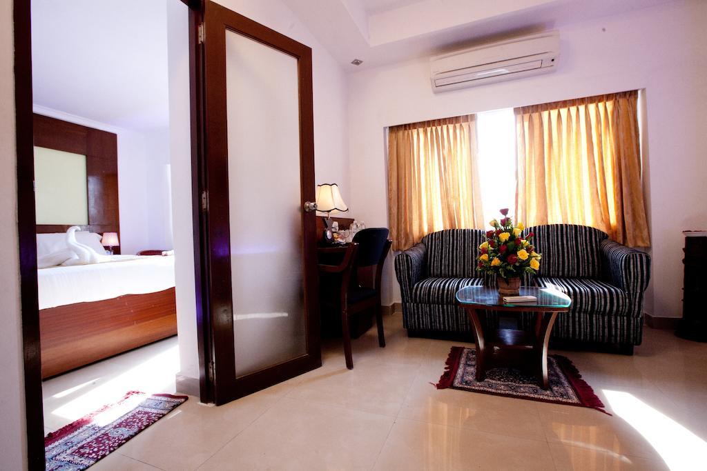 Hotel Priyadarshini Park 3*