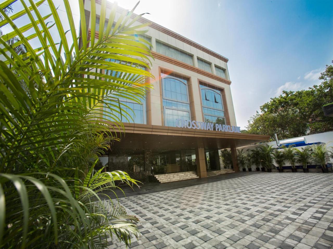 Hotel St Parklane Airport 3*