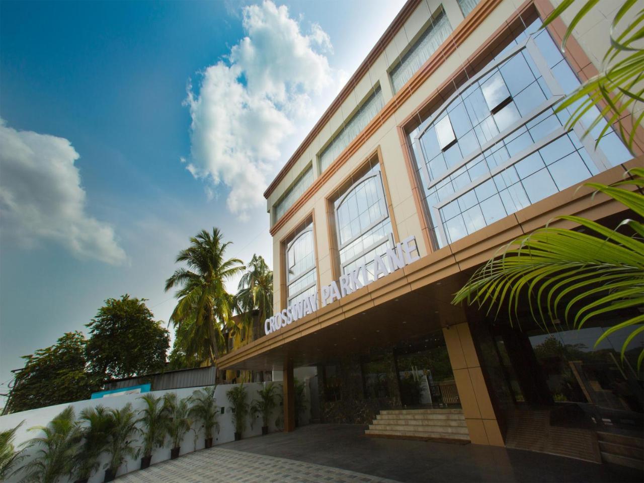 St Parklane Airport Hotel