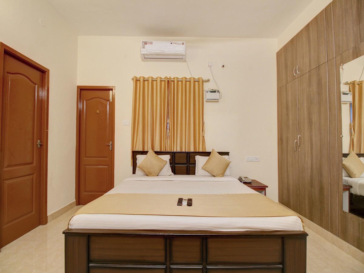 Oyo 5287 Velachery Hotel