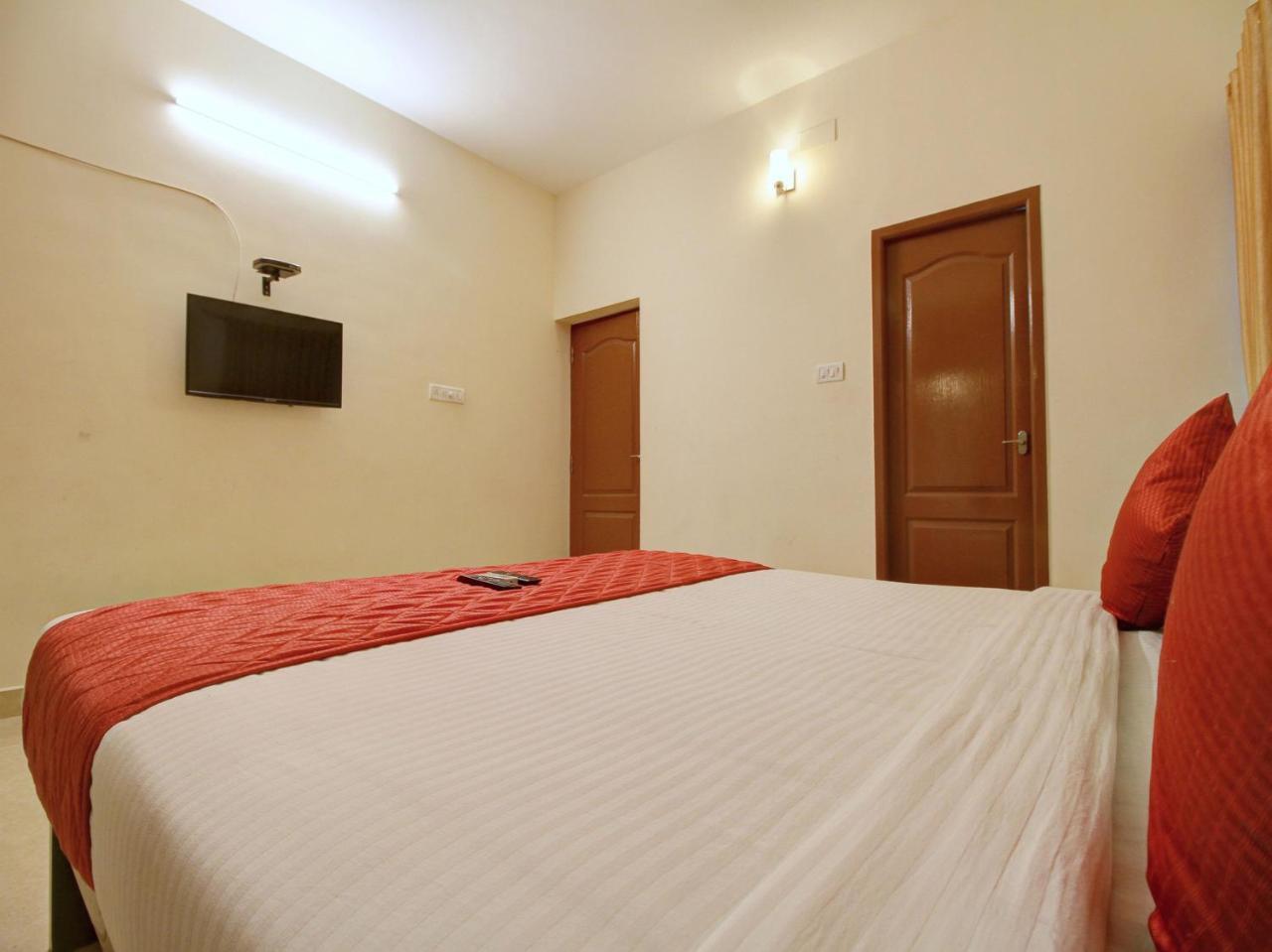 Oyo 5287 Velachery Hotel Chennai