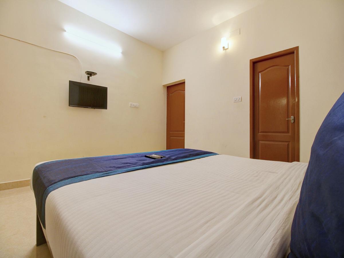 Oyo 5287 Velachery Hotel