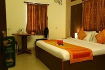 Oyo Velachery Railway Station Apartment