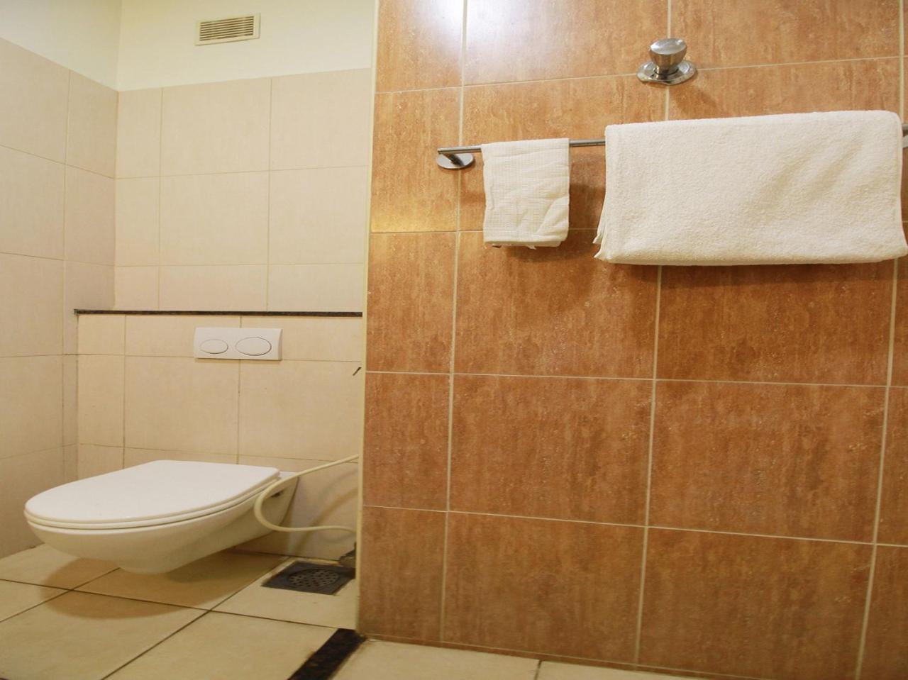 Hotel Oyo 3547 Raj Guru Residency
