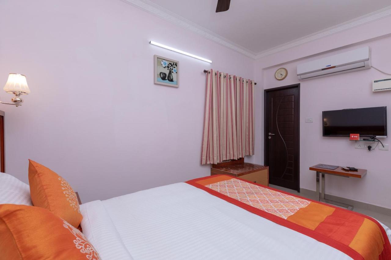 Hotel Oyo 17224 Swarnam Residency 3*