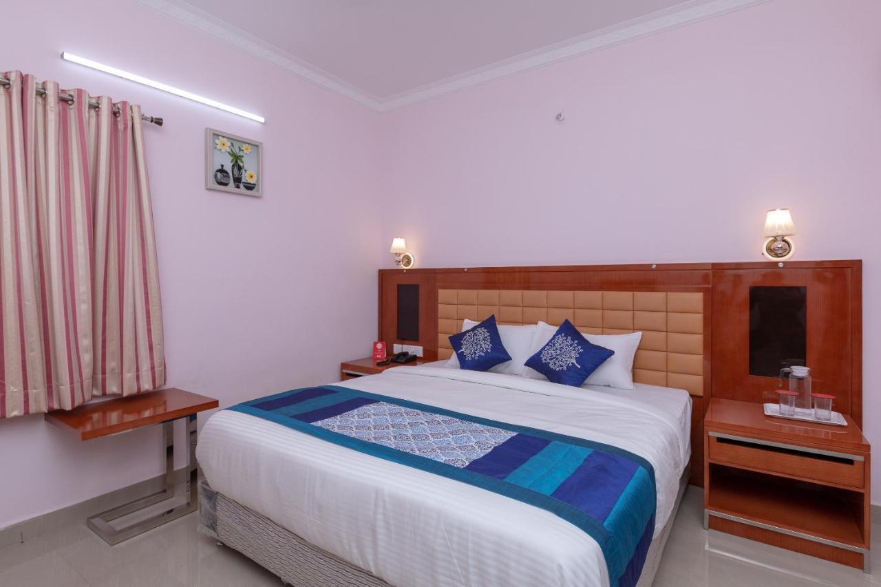 Oyo 17224 Swarnam Residency Hotel 3*