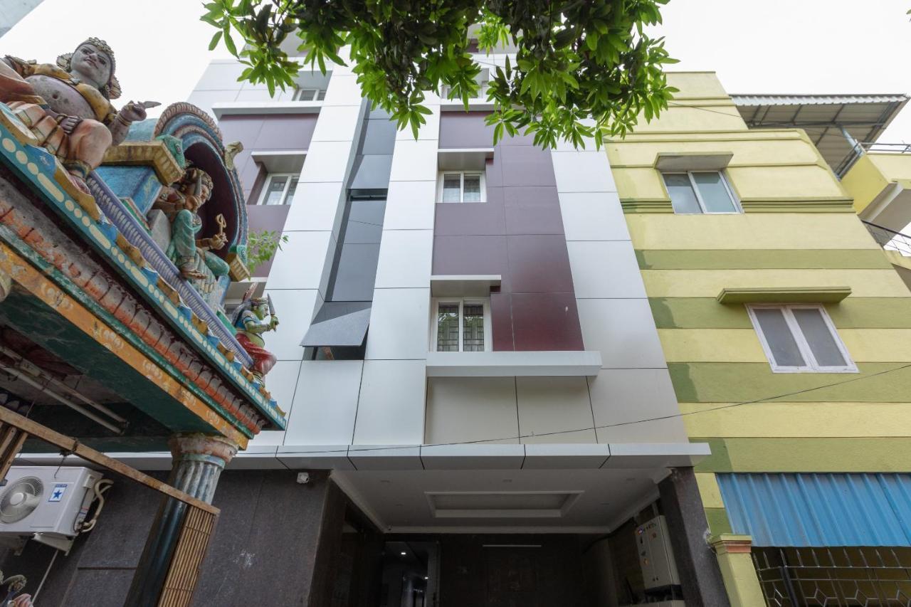 Hotel Oyo 17224 Swarnam Residency 3*