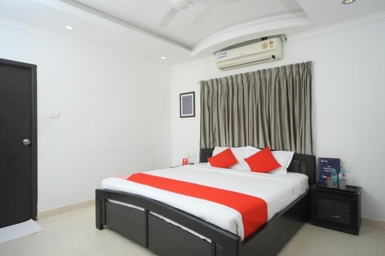 Oyo 17030 Bluten Hotel Chennai