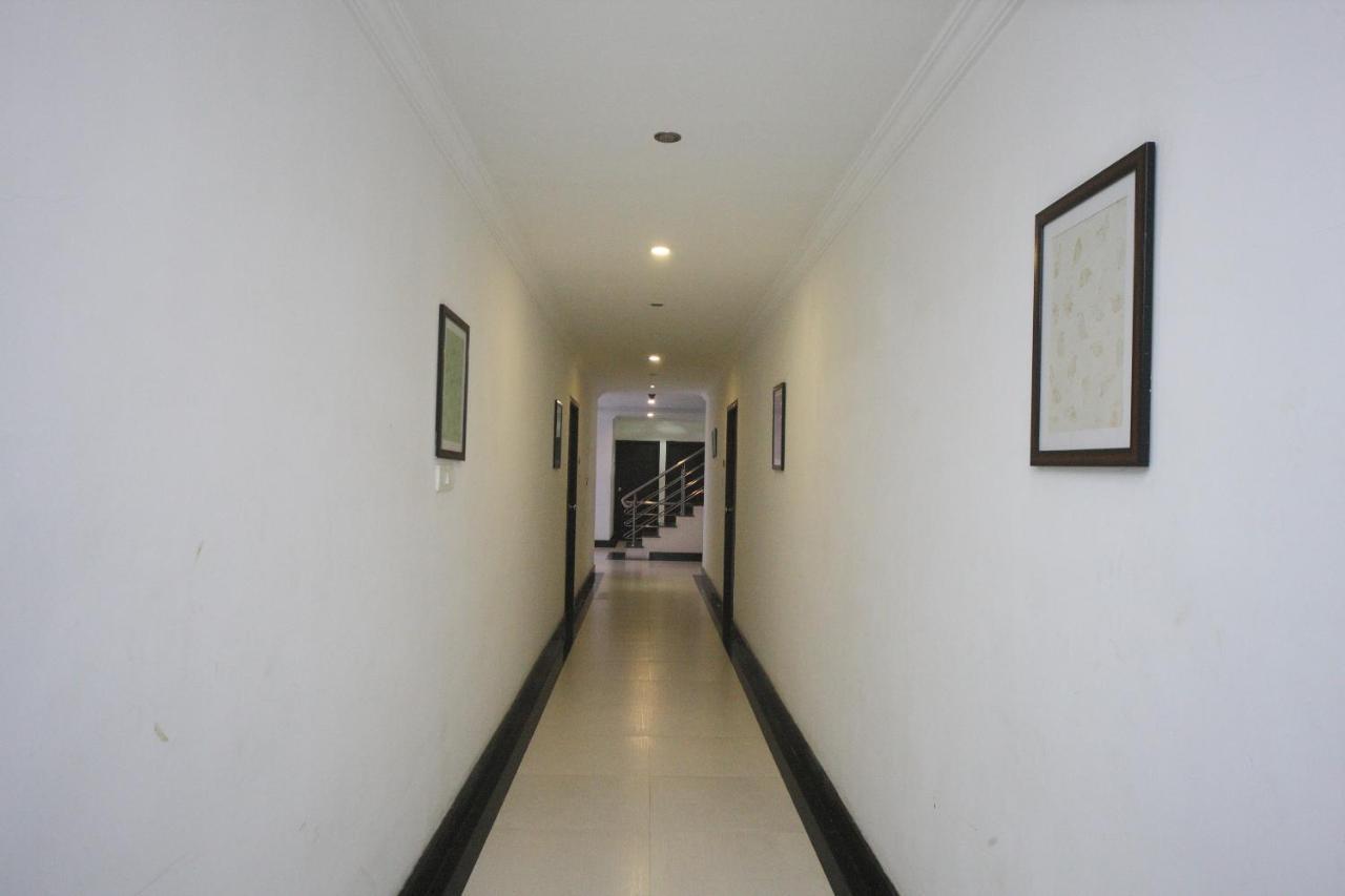 Oyo 17030 Bluten Chennai