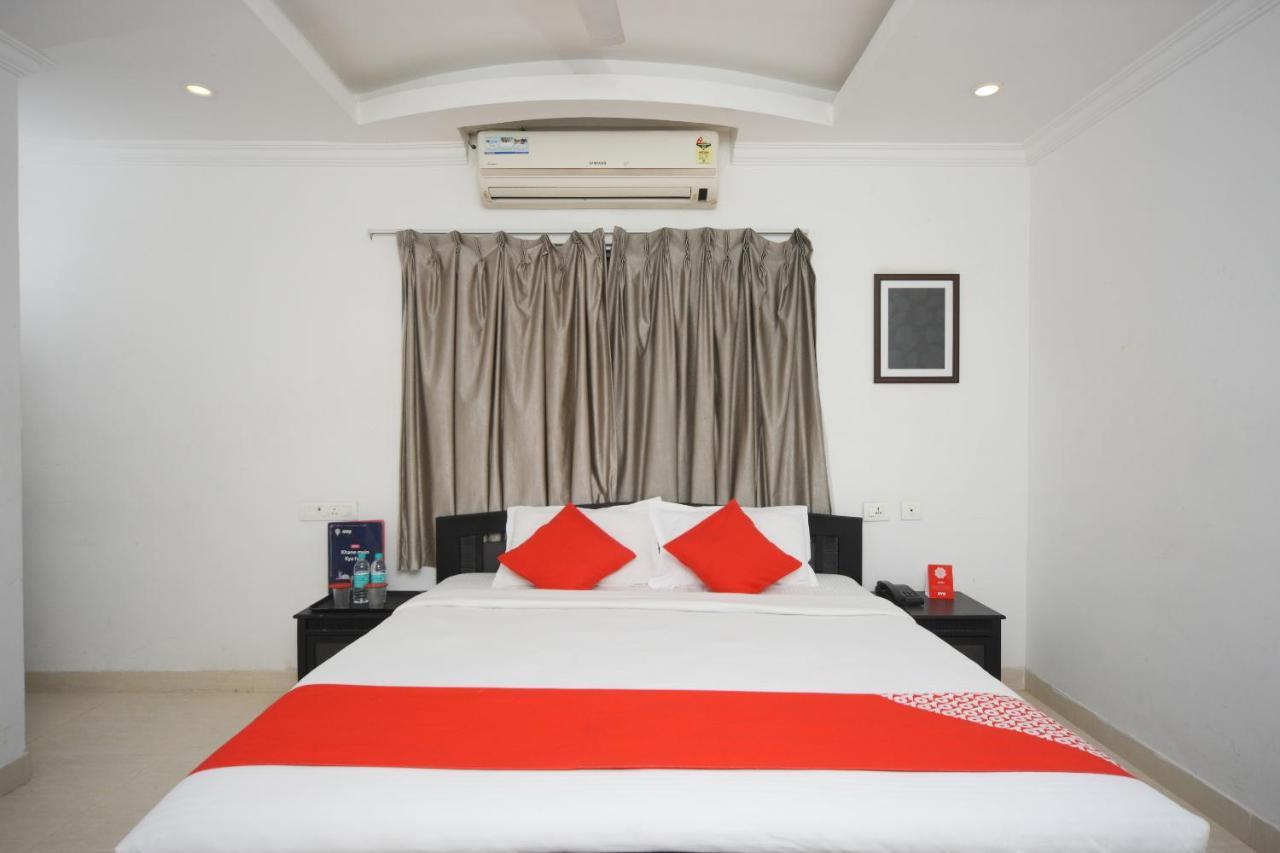 Oyo 17030 Bluten Hotel Chennai