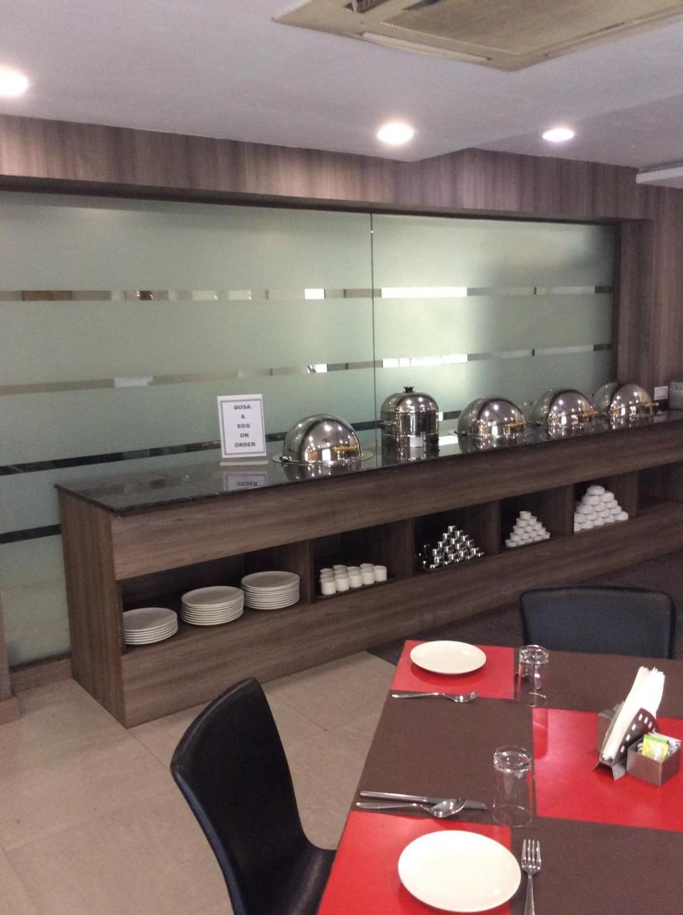 The Lotus Hotel, Venkatraman Street Aparthotel Chennai