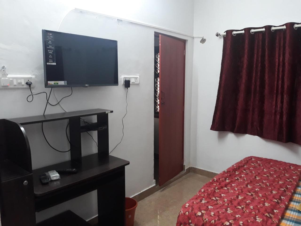 Temple Tree Homes Next To Apollo & Sankara Nethralaya Hospitals Service With Kitchen * Chennai